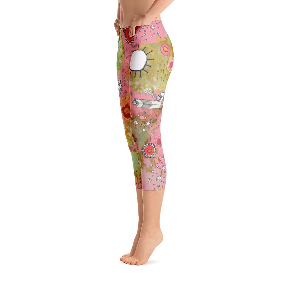 Abstract Capri leggings, Workout Pants 'Pink Feathers, Flowers, Shower -  Castle of Joy